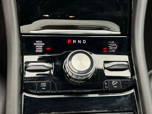 Used 2022 Jeep Grand Cherokee Overland w/ Advanced Protech Group III image 38