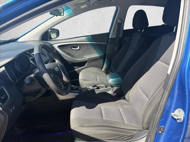 Used 2017 Hyundai Elantra GT FWD image 10