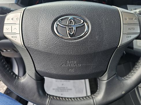 Used 2005 Toyota Avalon XL image 10