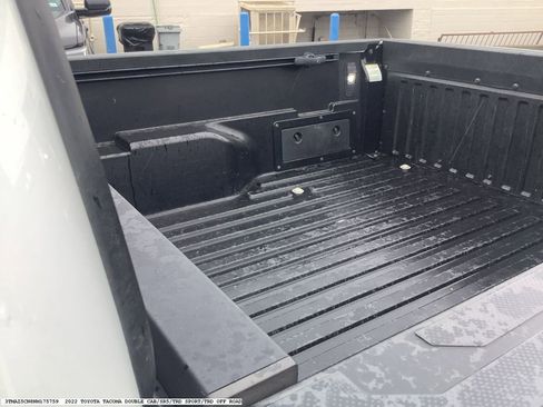 Used 2022 Toyota Tacoma SR5 RWD image 13