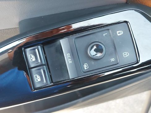 Used 2023 Volkswagen ID.4 Pro S RWD image 31