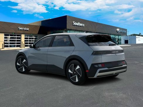 New 2026 Hyundai Ioniq 5 SE image 4
