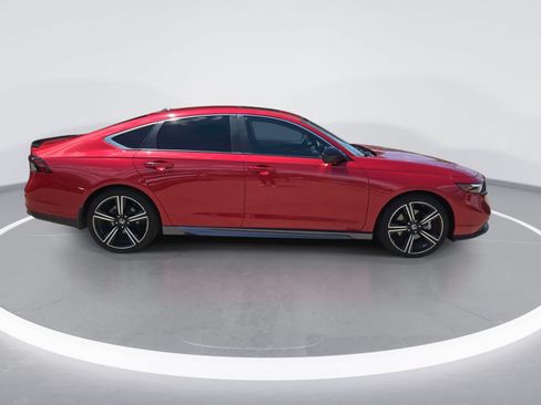Used 2024 Honda Accord Sport image 9