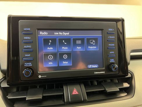 Used 2022 Toyota RAV4 XLE AWD/4WD image 24