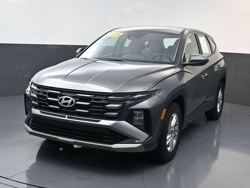 Certified 2026 Hyundai Tucson SE FWD image 8