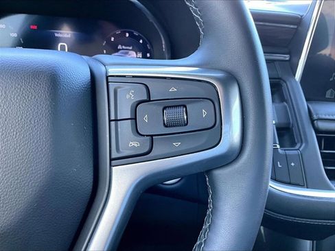 Used 2024 Chevrolet Suburban Z71 w/ Luxury Package image 19