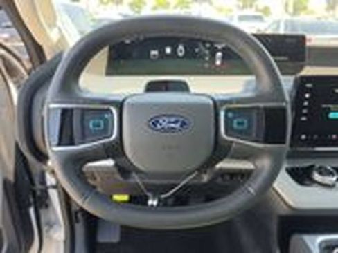 Used 2025 Ford Expedition Max Active AWD/4WD image 9