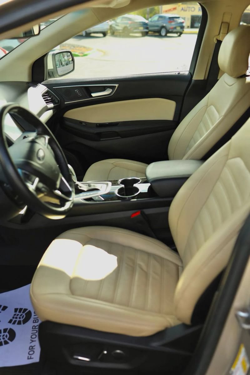 Used 2017 Ford Edge SEL w/ Equipment Group 201A AWD/4WD image 33