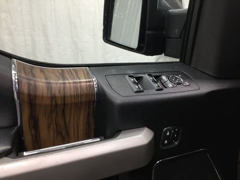 Used 2020 Ford F150 Lariat w/ Equipment Group 502A Luxury image 8