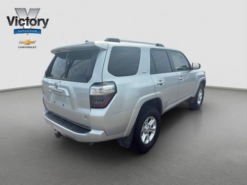 Used 2019 Toyota 4Runner SR5 AWD/4WD image 7