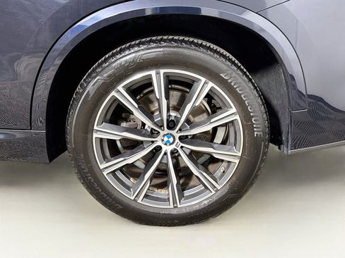 Used 2021 BMW X5 xDrive40i w/ M Sport Package AWD/4WD image 31