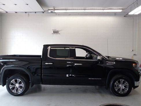 Used 2025 GMC Sierra 1500 SLT AWD/4WD image 2