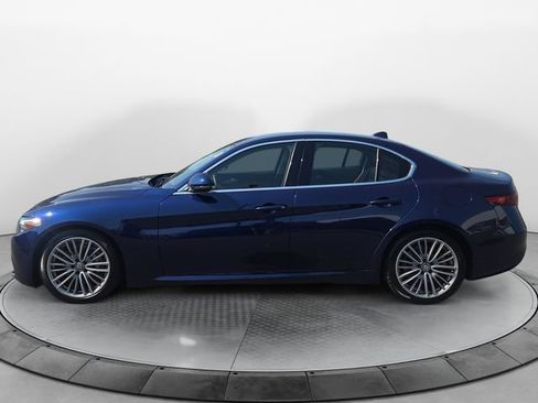 Used 2017 Alfa Romeo Giulia Ti w/ TI Lusso Package RWD image 2