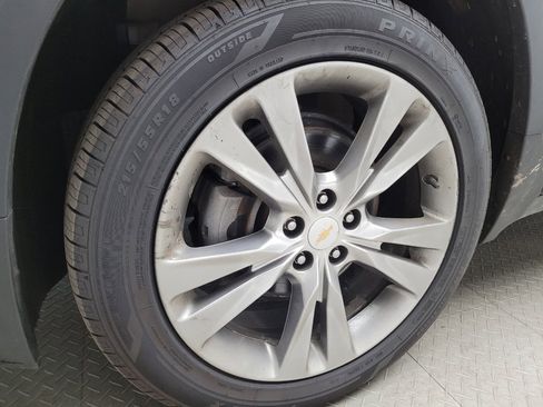 Used 2020 Chevrolet Trax LT w/ LT Convenience Package FWD image 31
