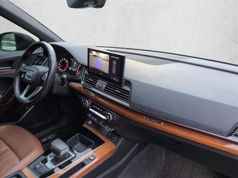 Used 2021 Audi Q5 Premium image 24