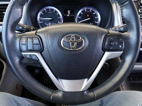 Used 2015 Toyota Highlander Limited image 56