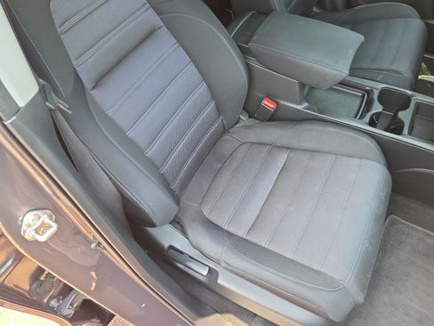 Used 2019 Honda CR-V LX image 16