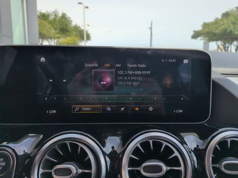 Used 2021 Mercedes-Benz GLA 250 image 22
