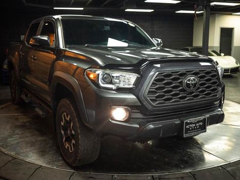 Used 2020 Toyota Tacoma TRD Off-Road AWD/4WD image 5