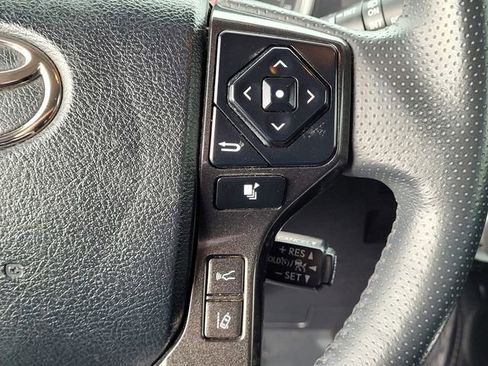 Used 2022 Toyota 4Runner TRD Off-Road Premium w/ Moonroof Package image 25