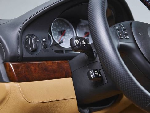 Used 2003 BMW M5 image 60