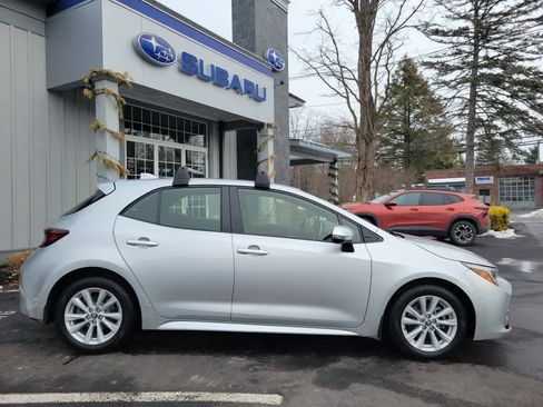 Used 2023 Toyota Corolla SE image 2