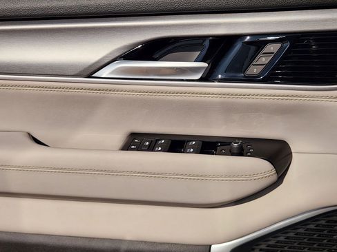 New 2026 Jeep Grand Wagoneer Limited AWD/4WD image 18
