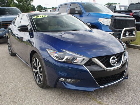 Used 2018 Nissan Maxima Platinum w/ Interior Lighting Package FWD image 3