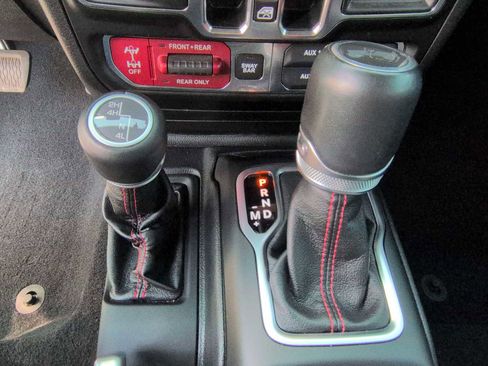 Used 2020 Jeep Wrangler Unlimited Rubicon AWD/4WD image 31