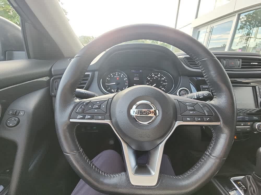 Used 2018 Nissan Rogue SV AWD/4WD image 4