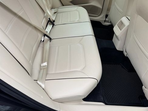 Used 2018 Volkswagen Passat 2.0T R-Line image 45