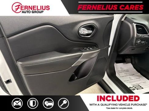Used 2022 Jeep Cherokee Latitude Lux AWD/4WD image 13