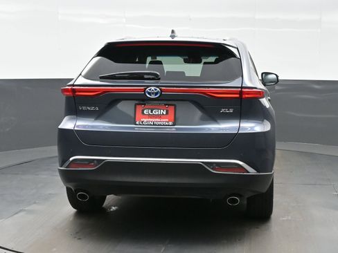 Used 2024 Toyota Venza XLE AWD/4WD image 5