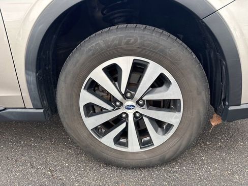 Used 2020 Subaru Outback Premium image 6