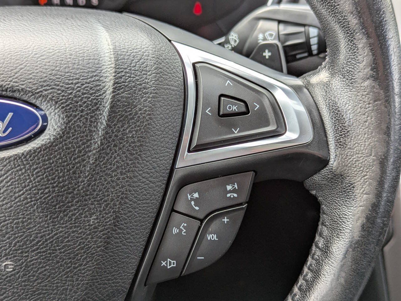 Used 2017 Ford Fusion SE w/ Fusion SE Technology Package AWD/4WD image 25