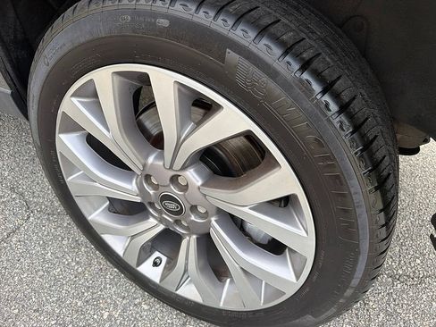 Used 2018 Land Rover Range Rover Supercharged AWD/4WD image 7