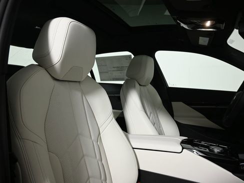 New 2026 BMW 530i xDrive w/ M Sport Package image 34