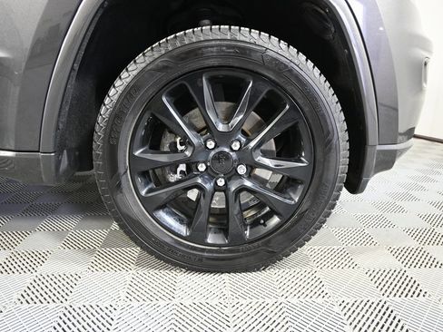 Used 2021 Jeep Grand Cherokee Laredo X image 11