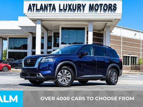 Used 2025 Nissan Pathfinder SV FWD image 3