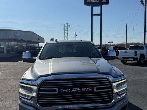 Used 2023 RAM 2500 Laramie AWD/4WD image 2