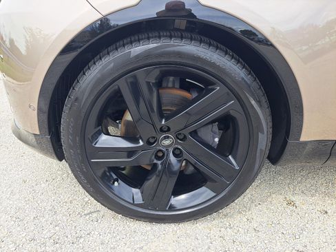 Used 2023 Land Rover Discovery HSE R-Dynamic image 9