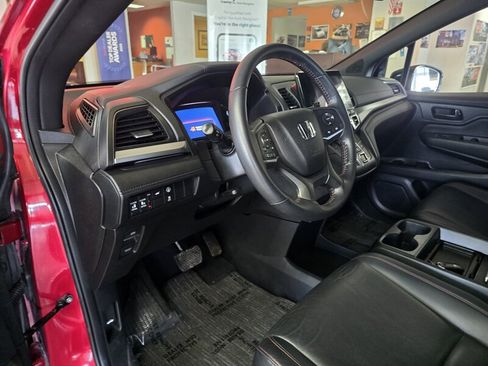 Used 2023 Honda Odyssey Sport image 8