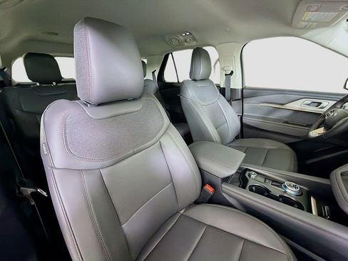New 2025 Ford Explorer Active w/ Active Comfort Package image 29