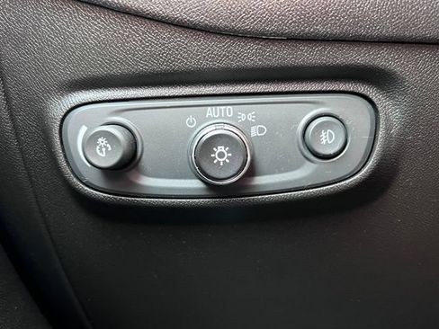 Used 2020 Chevrolet Equinox LT w/ Driver Convenience Package AWD/4WD image 18