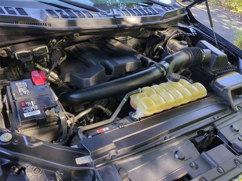 Used 2018 Ford F150 XLT w/ XTR Package image 28