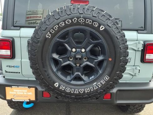 Used 2023 Jeep Wrangler Unlimited w/ Cold Weather Group AWD/4WD image 15