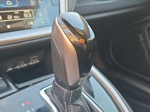 Used 2024 Subaru Outback Premium image 15