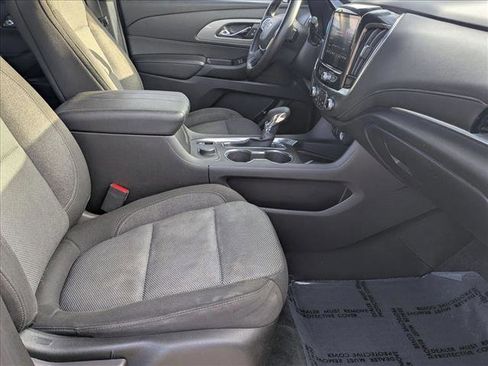 Used 2023 Chevrolet Traverse LT FWD image 20