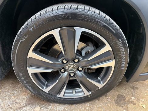 Used 2019 Lexus UX 250h image 33