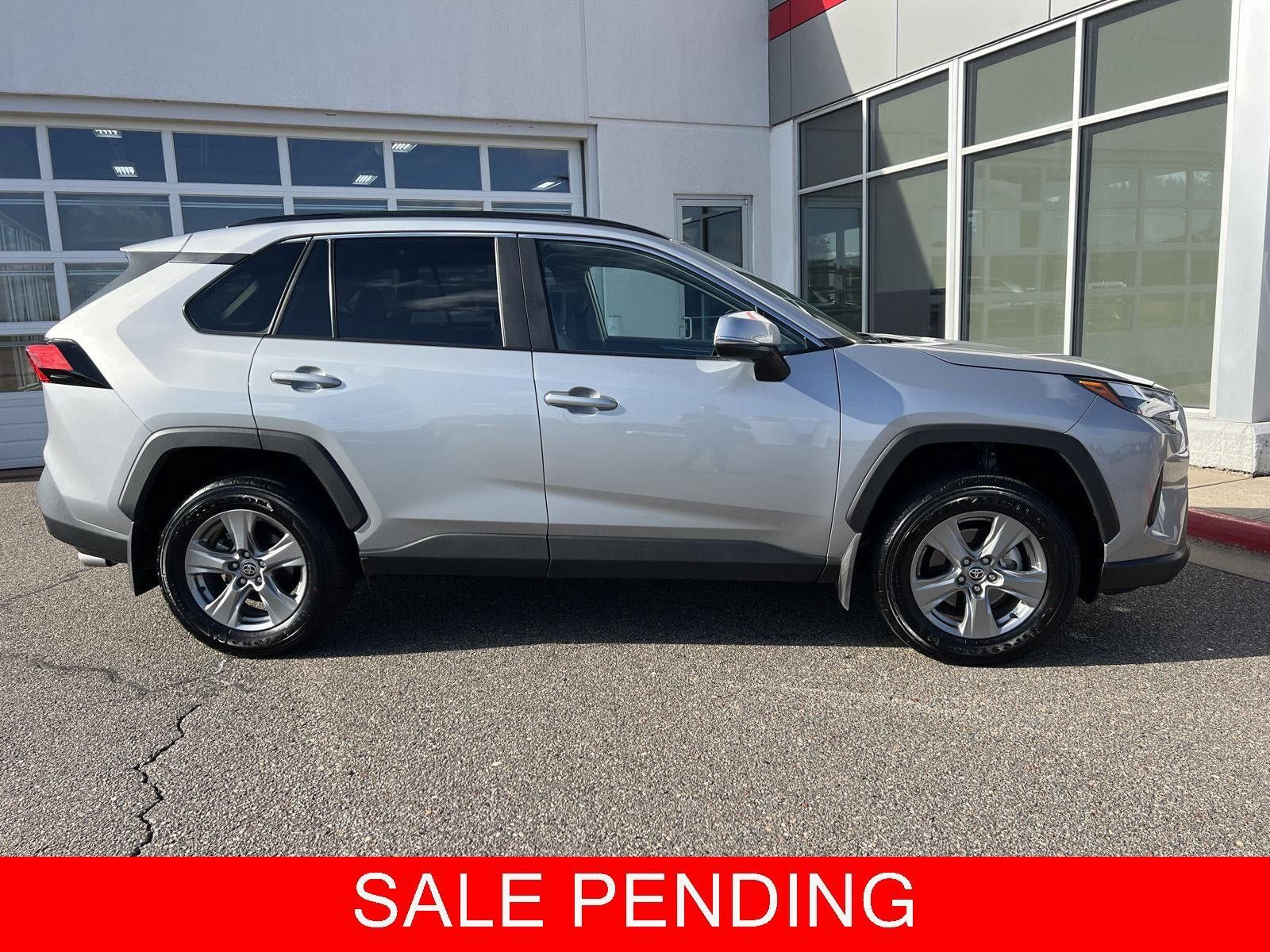 Used 2025 Toyota RAV4 XLE w/ Convenience Package AWD/4WD image 1